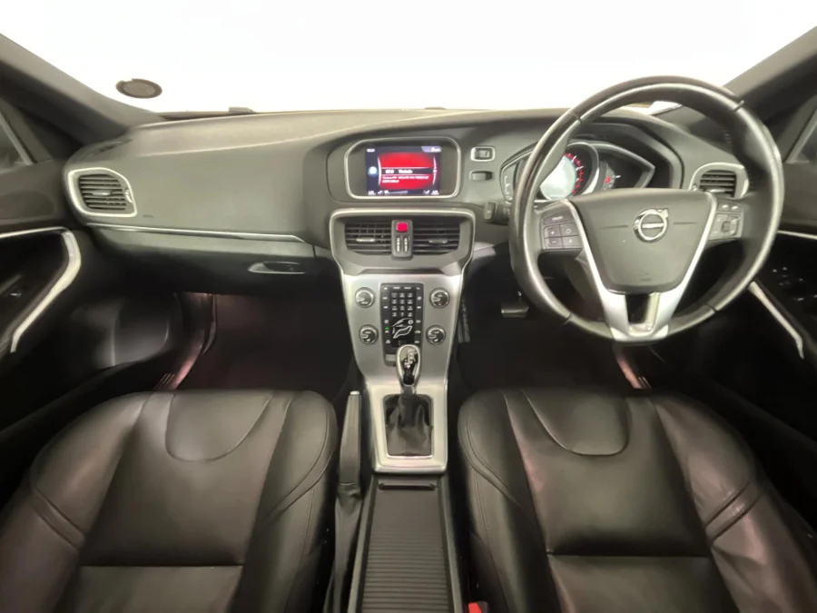 Used 2017 Volvo V40 T5 Momentum - WeBuyCars The Dome Used 2017 Volvo V40 T5 Momentum - WeBuyCars The Dome