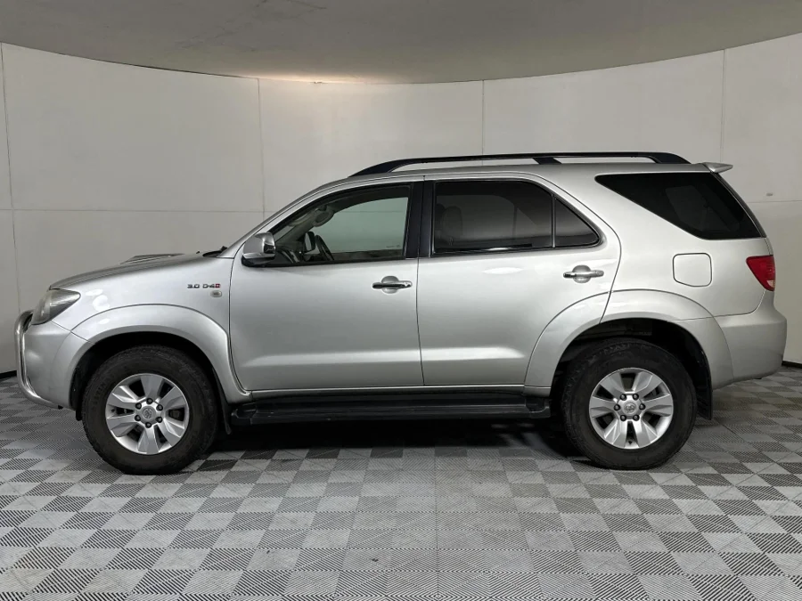 Used 2007 Toyota Fortuner 3.0D-4D 4x4 - WeBuyCars Midstream