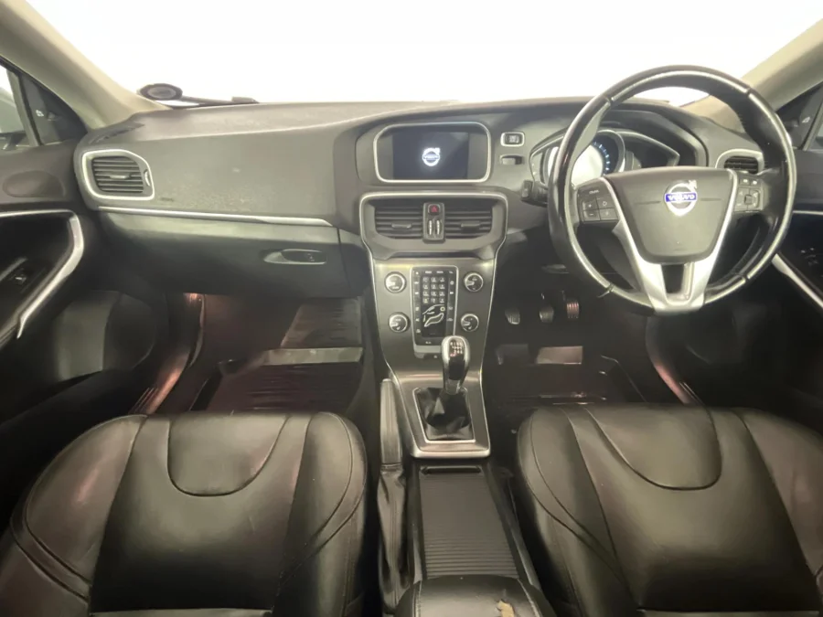 Used 2015 Volvo V40 T4 Elite - WeBuyCars Richmond Used 2015 Volvo V40 T4 Elite - WeBuyCars Richmond