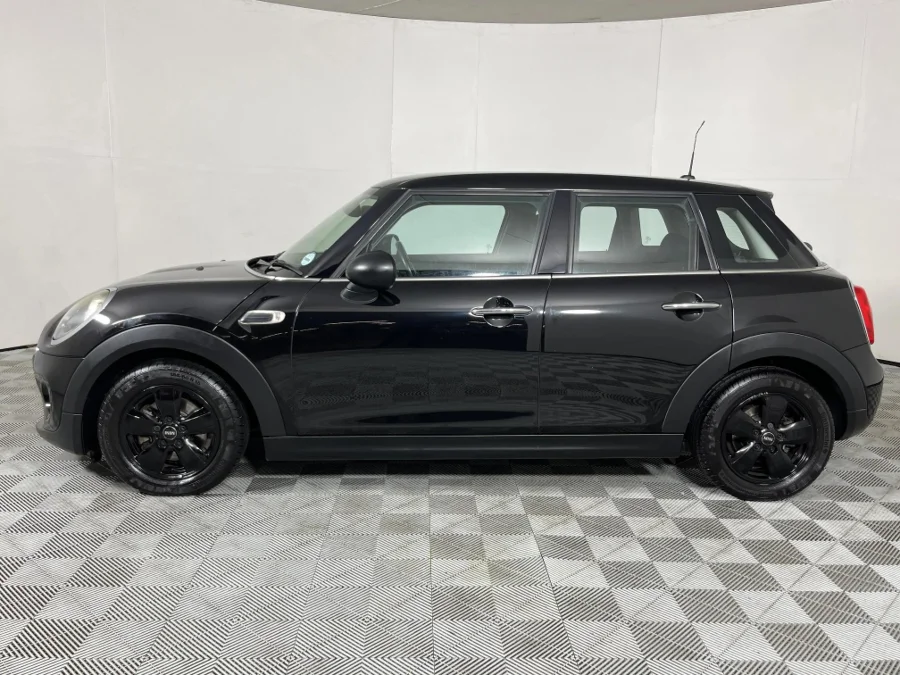 Used 2017 MINI Hatch One Hatch 5-door - WeBuyCars Midstream