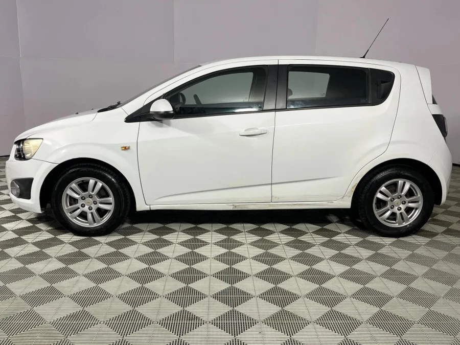 Used 2012 Chevrolet Sonic hatch 1.6 LS Black&White Edition - WeBuyCars Montana