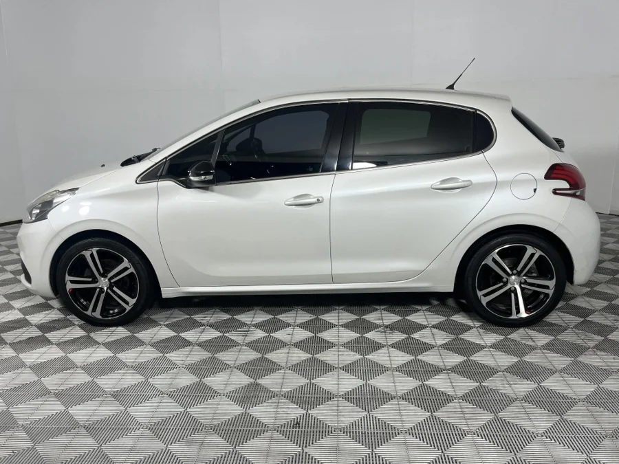 Used 2016 Peugeot 208 1.2T GT Line auto - WeBuyCars Richmond
