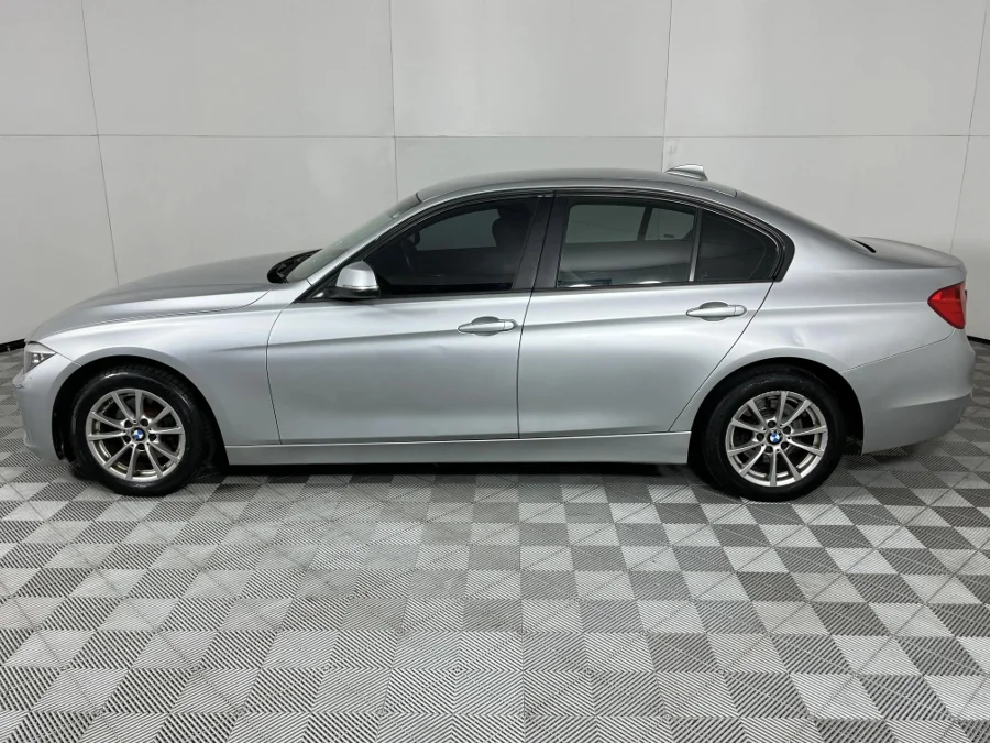 Used 2013 BMW 3 Series 320i sports-auto - WeBuycars East London