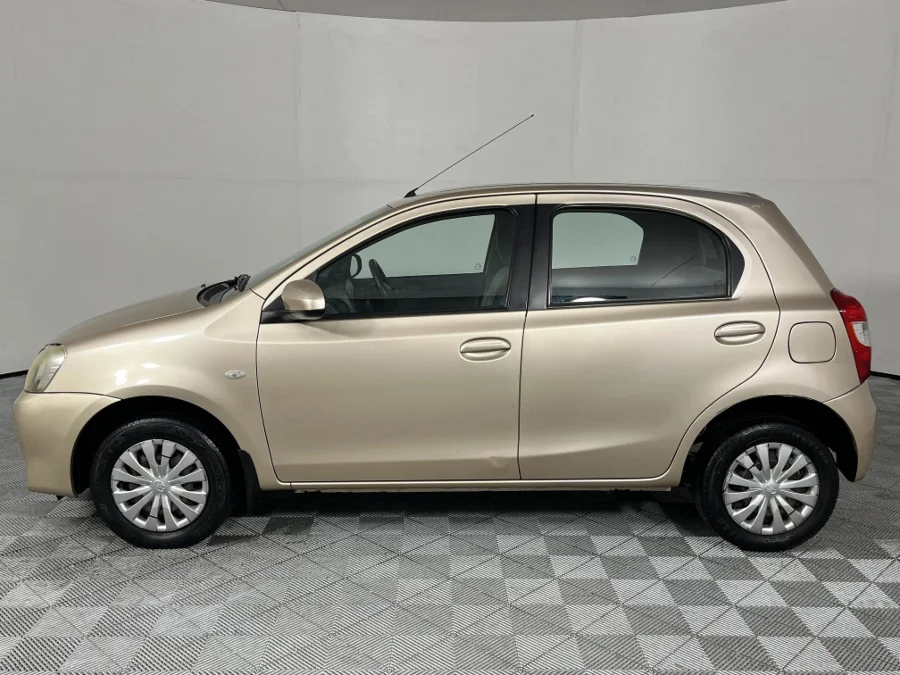 Used 2013 Toyota Etios hatch 1.5 Sprint - WeBuyCars The Dome