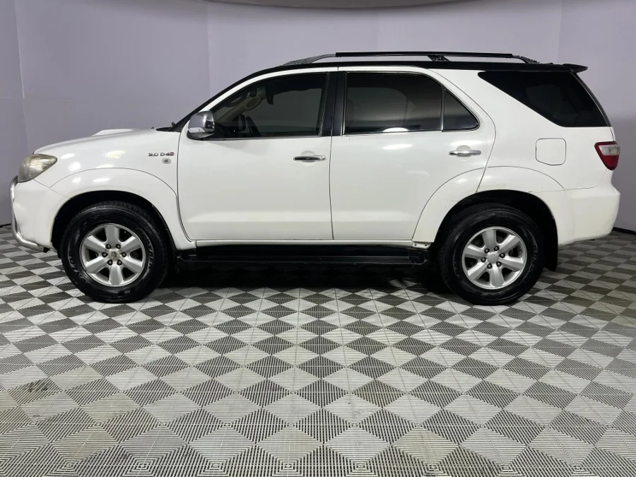 Used 2009 Toyota Fortuner 3.0D-4D auto - WeBuyCars Durban