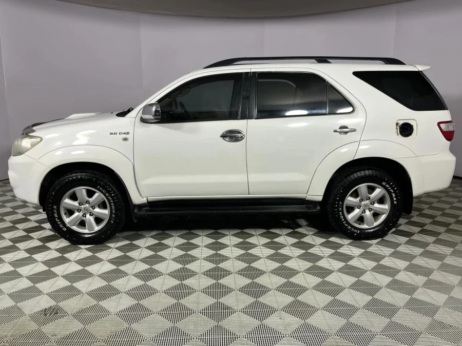 Used 2009 Toyota Fortuner 3.0D-4D 4x4 - WeBuyCars Durban