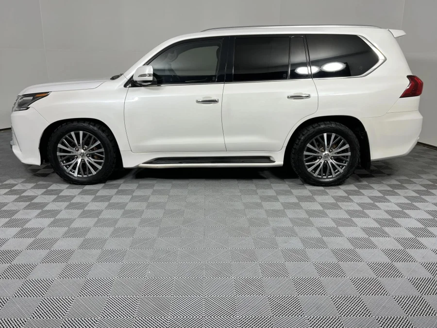 Used 2021 Lexus LX 450d - WeBuyCars Montana