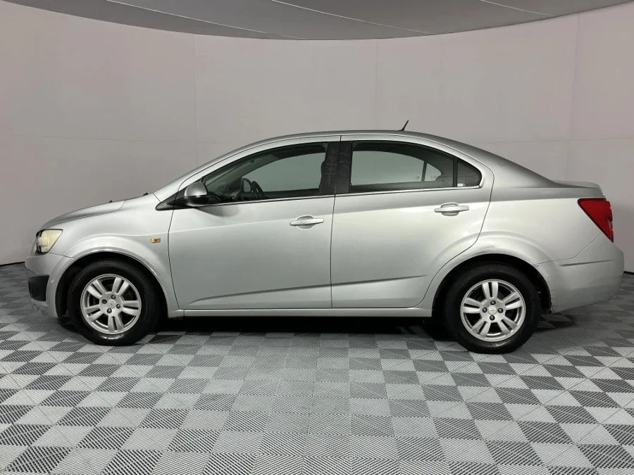 Used 2014 Chevrolet Sonic sedan 1.4 LS - WeBuyCars Lansdowne