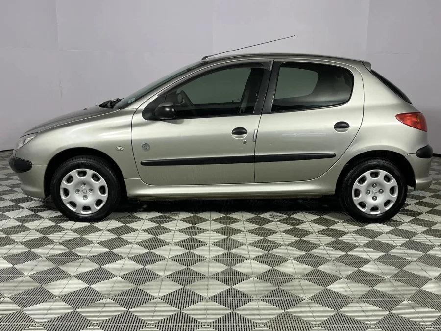 Used 2007 Peugeot 206 1.4 5-door PopArt - WeBuyCars Durban Used 2007 Peugeot 206 1.4 5-door PopArt - WeBuyCars Durban