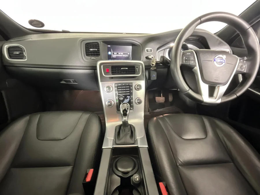 Used 2017 Volvo S60 D4 Momentum - WeBuyCars Riverhorse