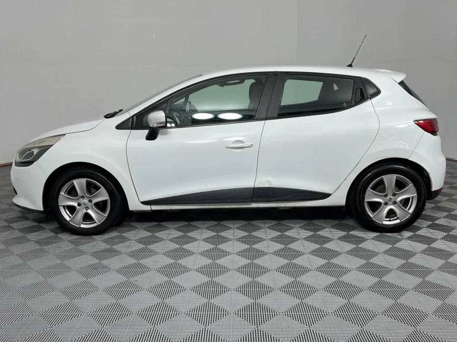 Used 2016 Renault Clio 66kW turbo Expression - WeBuyCars Lansdowne