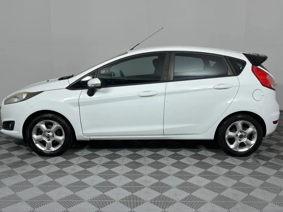 Used 2014 Ford Fiesta 5-door 1.4 Trend - WeBuyCars Richmond