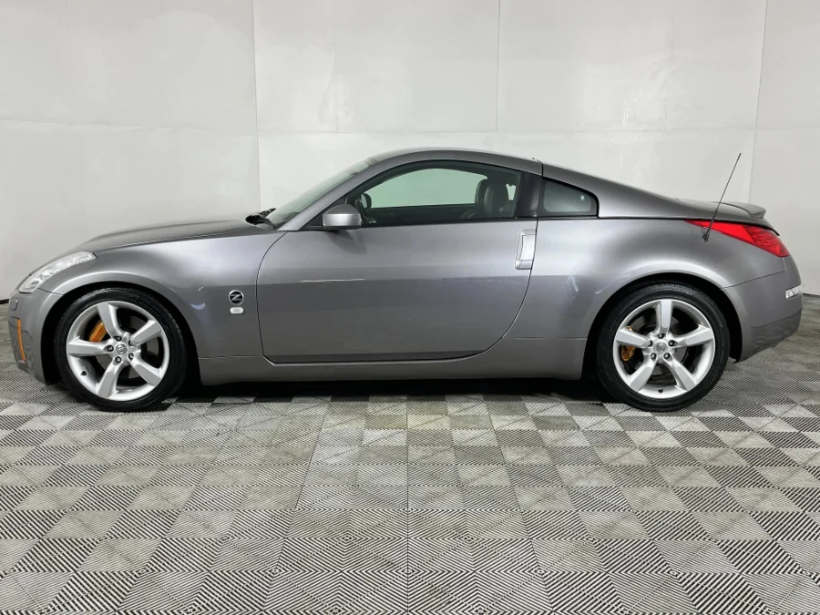 Used 2009 Nissan 350Z coupé - WeBuyCars The Dome Used 2009 Nissan 350Z coupé - WeBuyCars The Dome