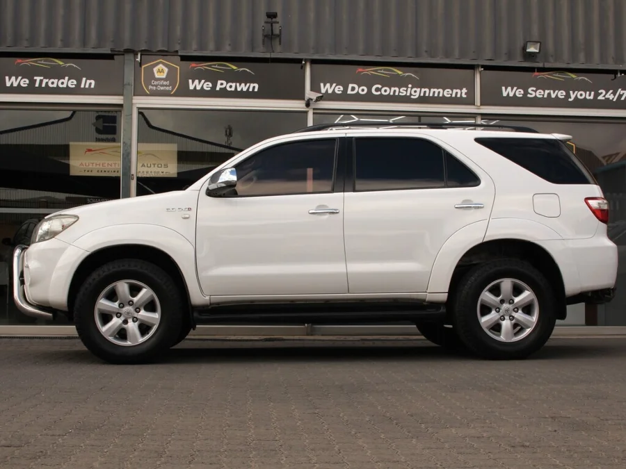 Used 2009 Toyota Fortuner 3.0D-4D auto - Authentique Autos Used 2009 Toyota Fortuner 3.0D-4D auto - Authentique Autos