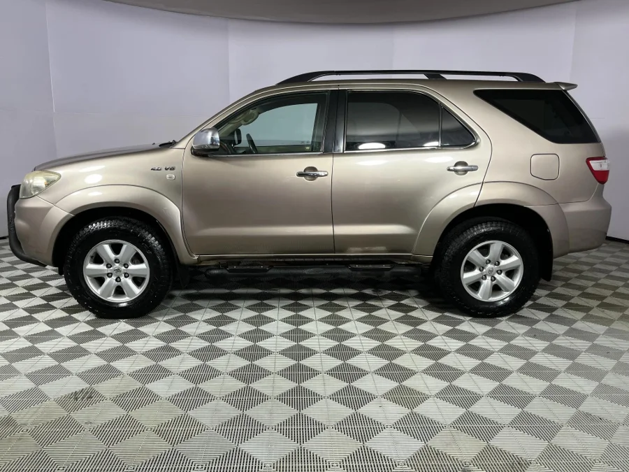 Used 2009 Toyota Fortuner V6 4.0 - WeBuyCars  Witbank