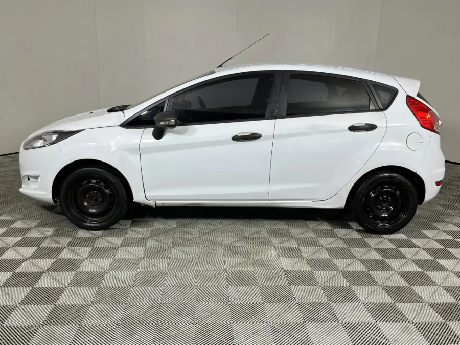 Used 2014 Ford Fiesta 5-door 1.4 Ambiente - WeBuyCars The Dome