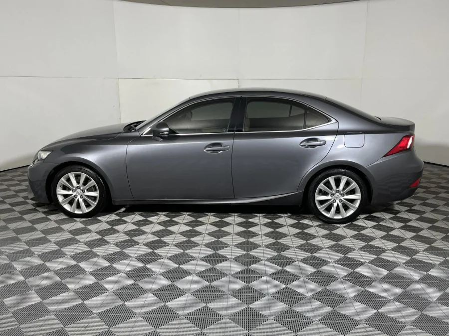 Used 2016 Lexus IS 350 EX - WeBuyCars The Dome