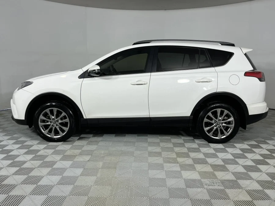 Used 2018 Toyota RAV4 2.2D-4D AWD VX - WeBuyCars Silverlakes