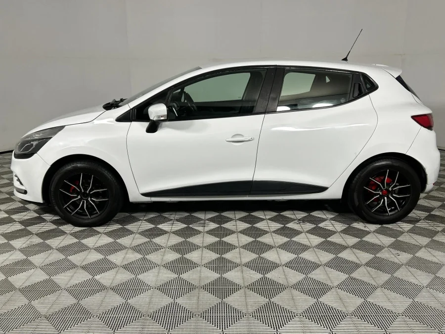 Used 2019 Renault Clio 66kW turbo Authentique - WeBuyCars Richmond Used 2019 Renault Clio 66kW turbo Authentique - WeBuyCars Richmond