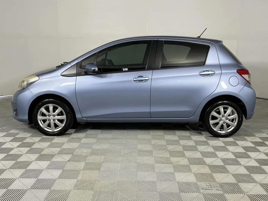 Used 2012 Toyota Yaris 5-door 1.3 Xi - WeBuyCars Silverlakes