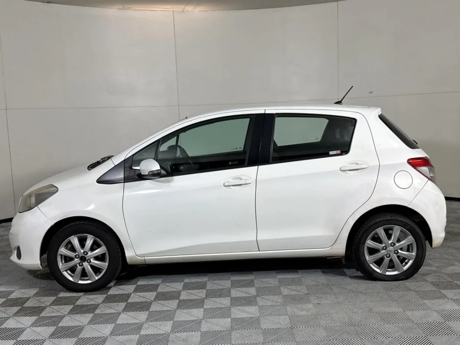 Used 2012 Toyota Yaris 5-door 1.3 Xi - WeBuyCars Midstream