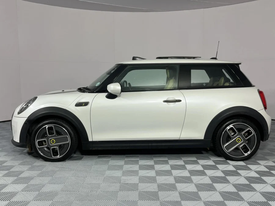 Used 2023 MINI Hatch Cooper SE Hatch 3-door - WeBuyCars Brackenfell Cape Town