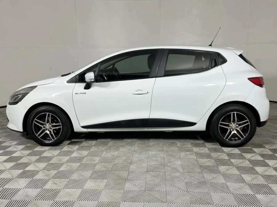 Used 2016 Renault Clio 66kW turbo Blaze - WeBuyCars Silverlakes