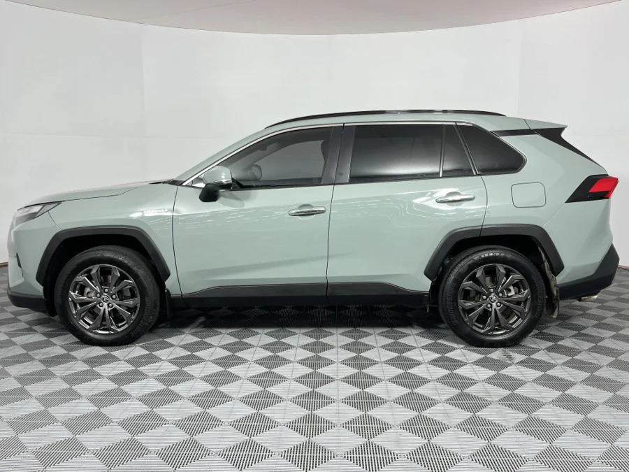 Used 2022 Toyota RAV4 2.5 Hybrid VX E-Four - WeBuyCars Richmond