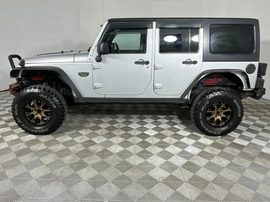 Used 2012 Jeep Wrangler Unlimited Sahara 3.6L 75th Anniversary Edition - WeBuyCars George