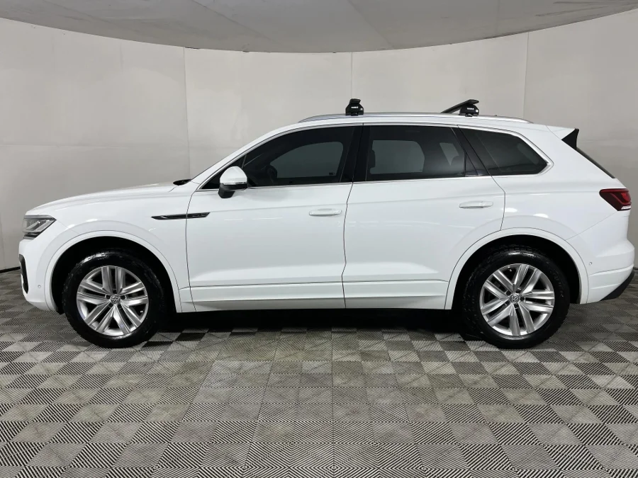 Used 2021 Volkswagen Touareg V6 TDI Luxury - WeBuyCars The Dome