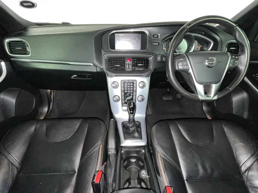 Used 2019 Volvo V40 Cross Country D3 Inscription - WeBuyCars Durban