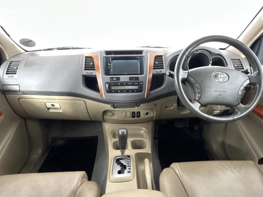 Used 2011 Toyota Fortuner V6 4.0 - WeBuyCars Lansdowne