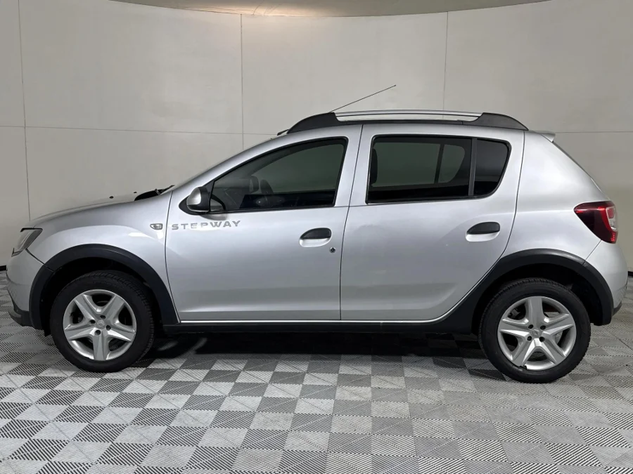 Used 2014 Renault Sandero Stepway 66kW turbo - WeBuyCars Midstream