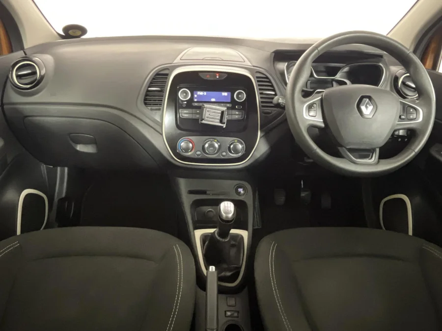 Used 2020 Renault Captur 66kW turbo Blaze - WeBuyCars Gqeberha
