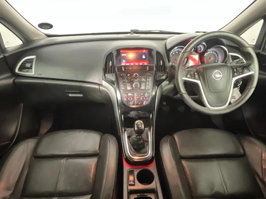 Used 2015 Opel Astra sedan 1.6 Turbo Cosmo - WeBuyCars Brackenfell Cape Town