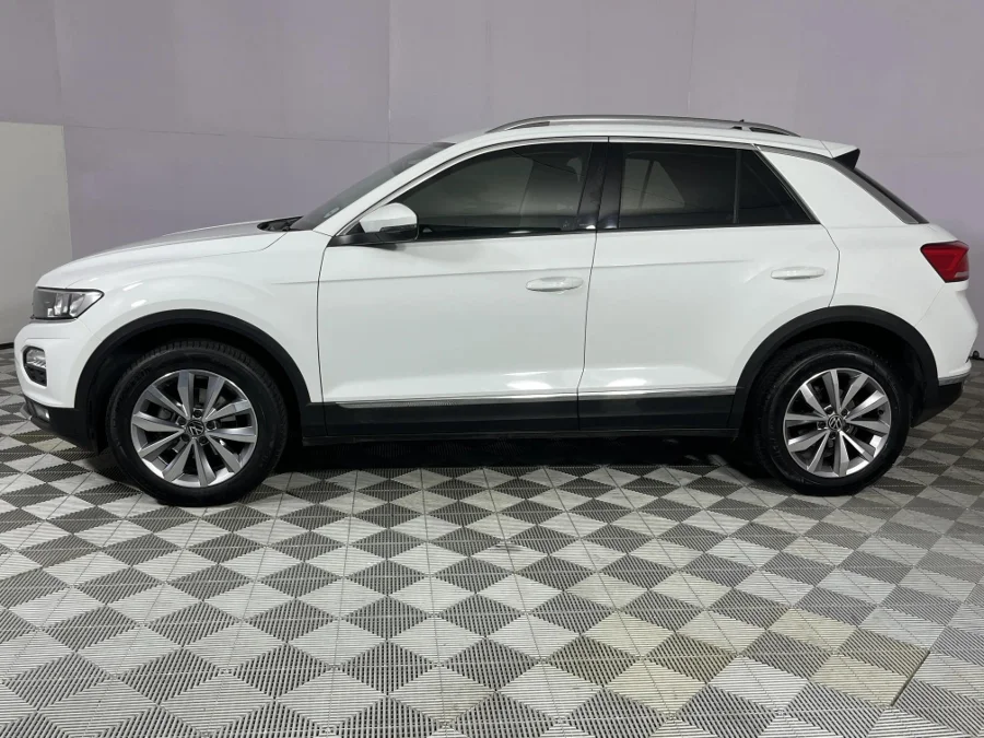 Used 2022 Volkswagen T-Roc 1.4TSI 110kW Design - WeBuyCars The Dome Used 2022 Volkswagen T-Roc 1.4TSI 110kW Design - WeBuyCars The Dome