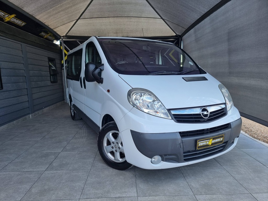 Used 2010 Opel Vivaro 1.9CDTi panel van high-opulence