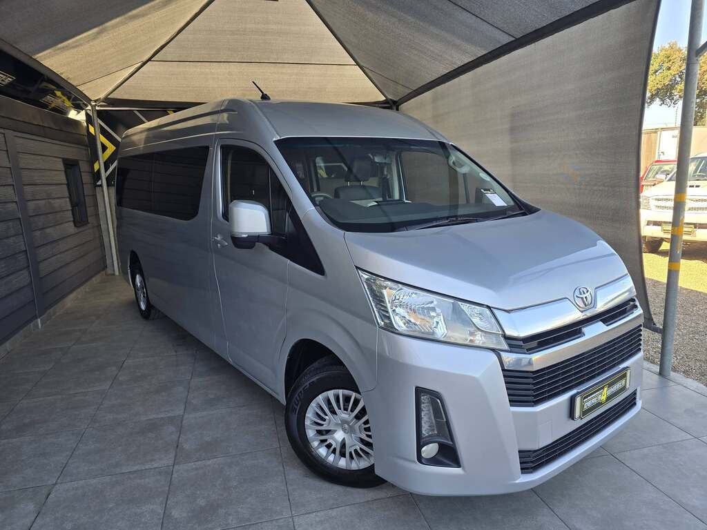 Used 2021 Toyota Quantum 2.8 SLWB bus 14-seater GL manual