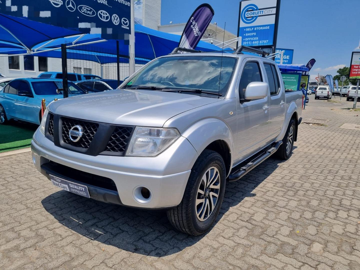 Used 2011 Nissan Navara 2.5dCi double cab 4x4 Safari