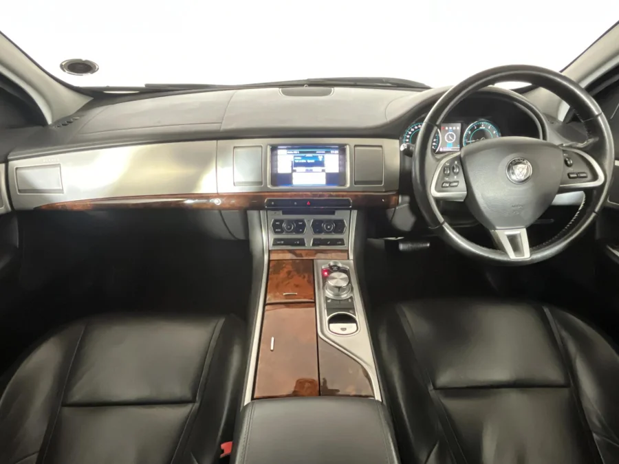 Used 2014 Jaguar XF 2.0 i4 Premium Luxury - WeBuyCars Germiston