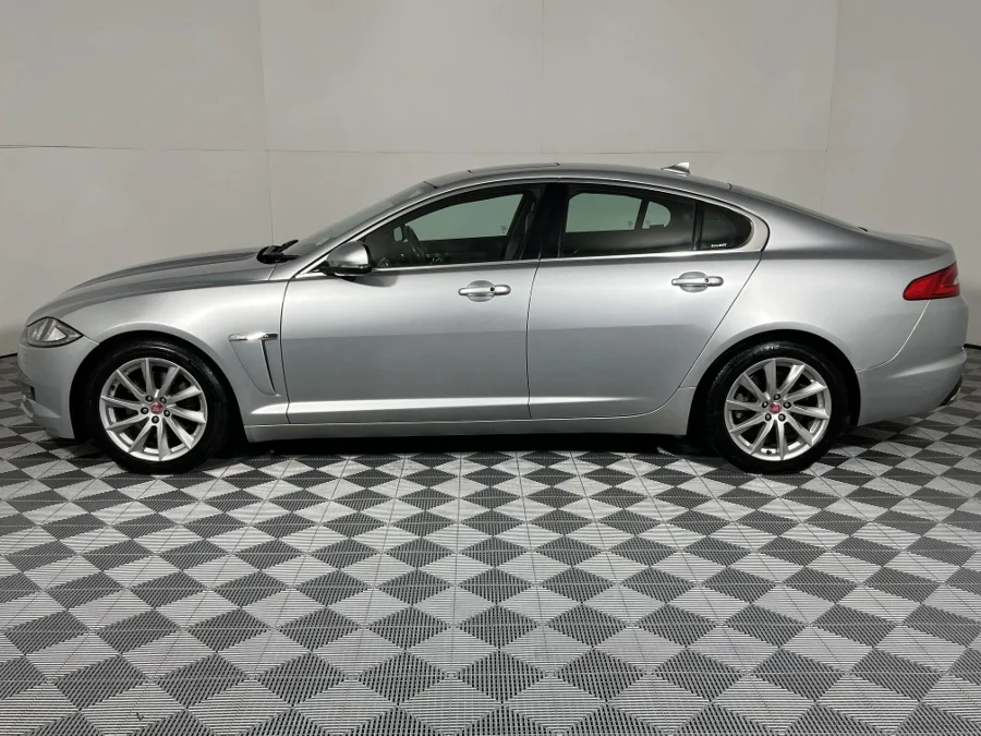 Used 2014 Jaguar XF 2.0 i4 Premium Luxury - WeBuyCars Germiston