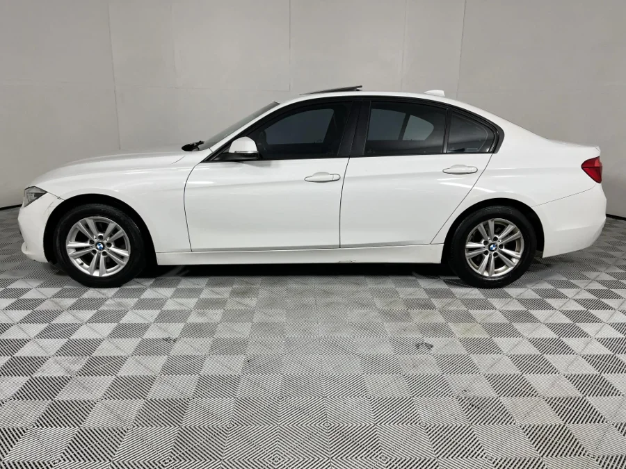 Used 2017 BMW 3 Series 318i auto - WeBuyCars JHB South