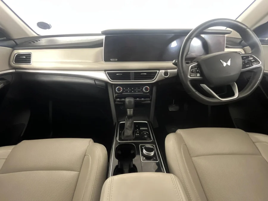 Used 2023 Mahindra XUV700 2.0T AX7L - WeBuyCars Richmond