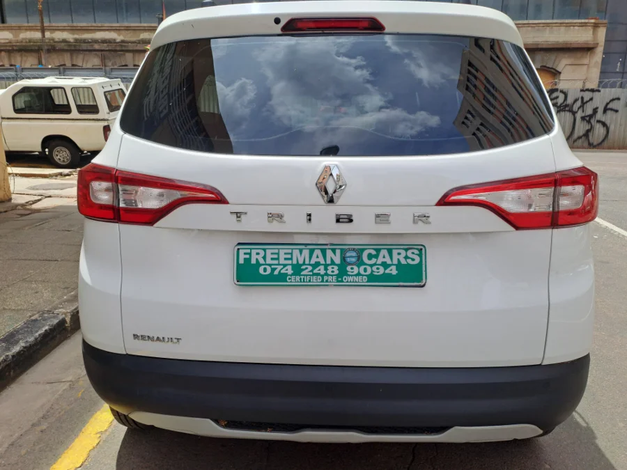 Used 2024 Renault Triber 1.0 Dynamique - Freeman Cars