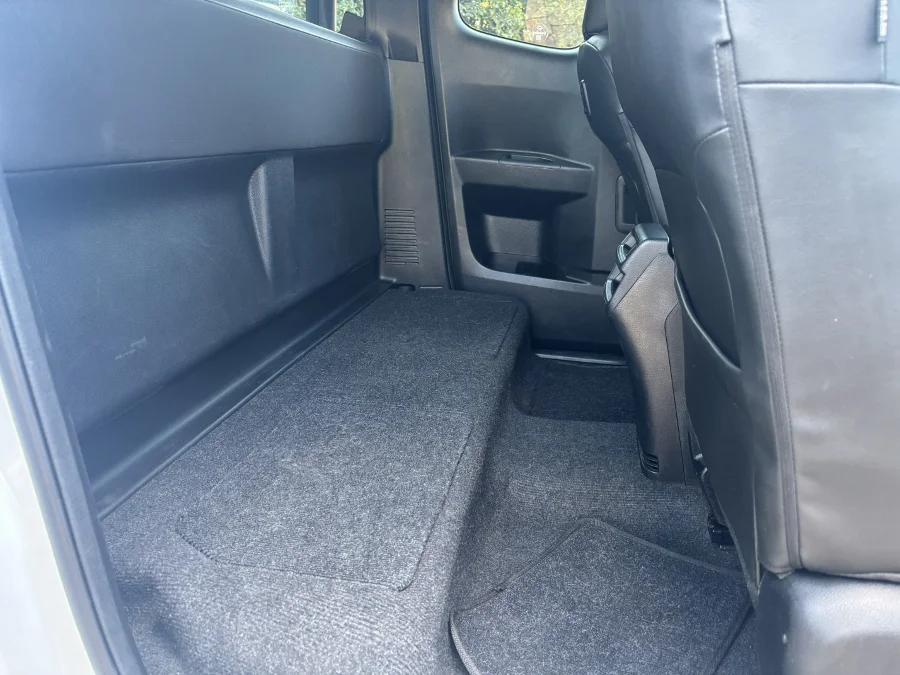 Used 2024 Isuzu D-Max 1.9TD Extended cab LS manual - Private Seller