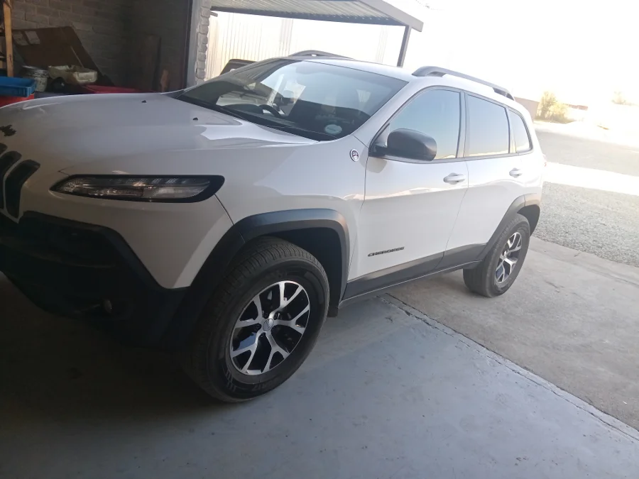New 2014 Jeep Cherokee 3.2L Limited 75th Anniversary Edition - Private Seller New 2014 Jeep Cherokee 3.2L Limited 75th Anniversary Edition - Private Seller