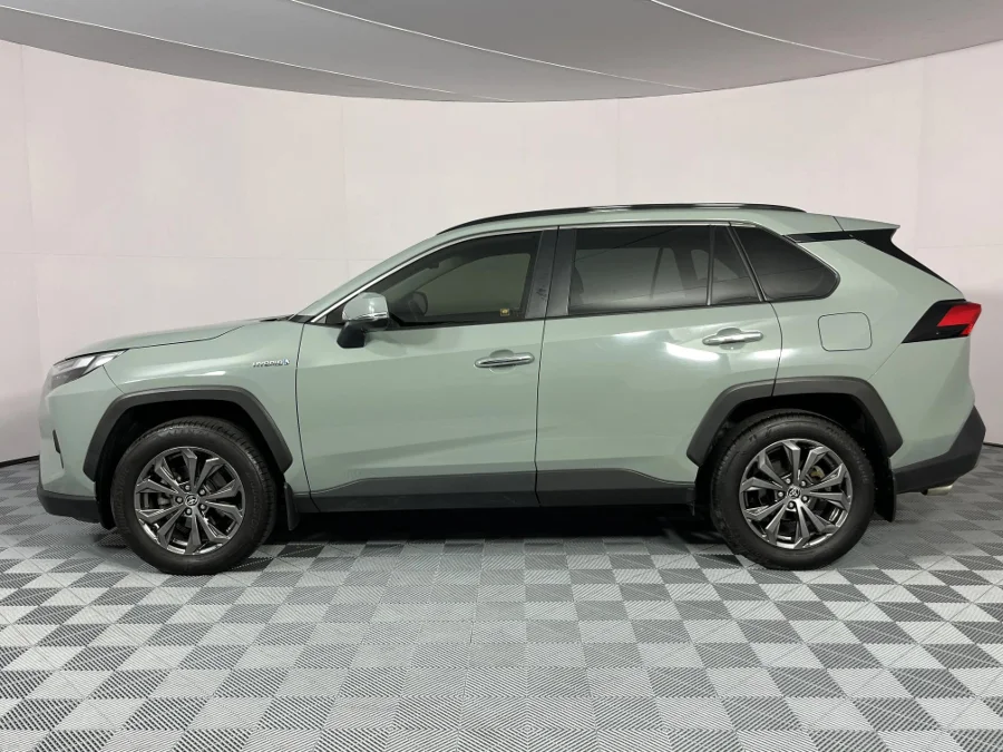 Used 2023 Toyota RAV4 2.5 Hybrid VX E-Four - WeBuyCars Lansdowne