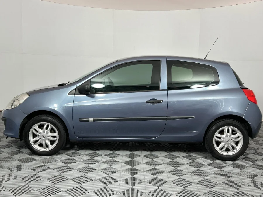 Used 2007 Renault Clio 1.4 Expression 3-door - WeBuyCars Lansdowne