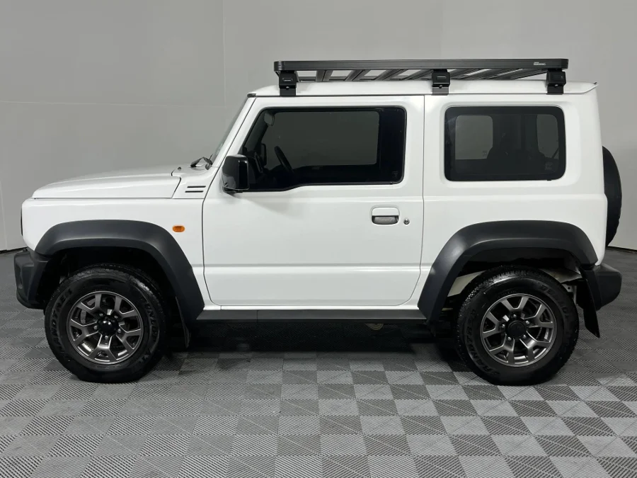 Used 2022 Suzuki Jimny 1.5 GLX AllGrip 3-door manual - WeBuyCars Montana