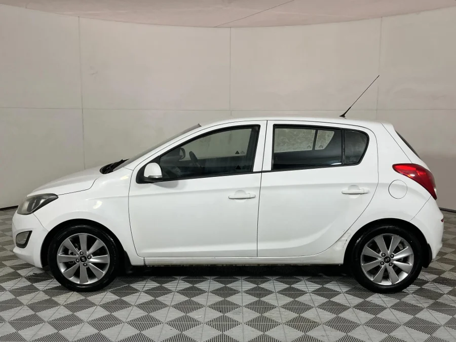Used 2013 Hyundai i20 1.4 Fluid - WeBuyCars JHB South